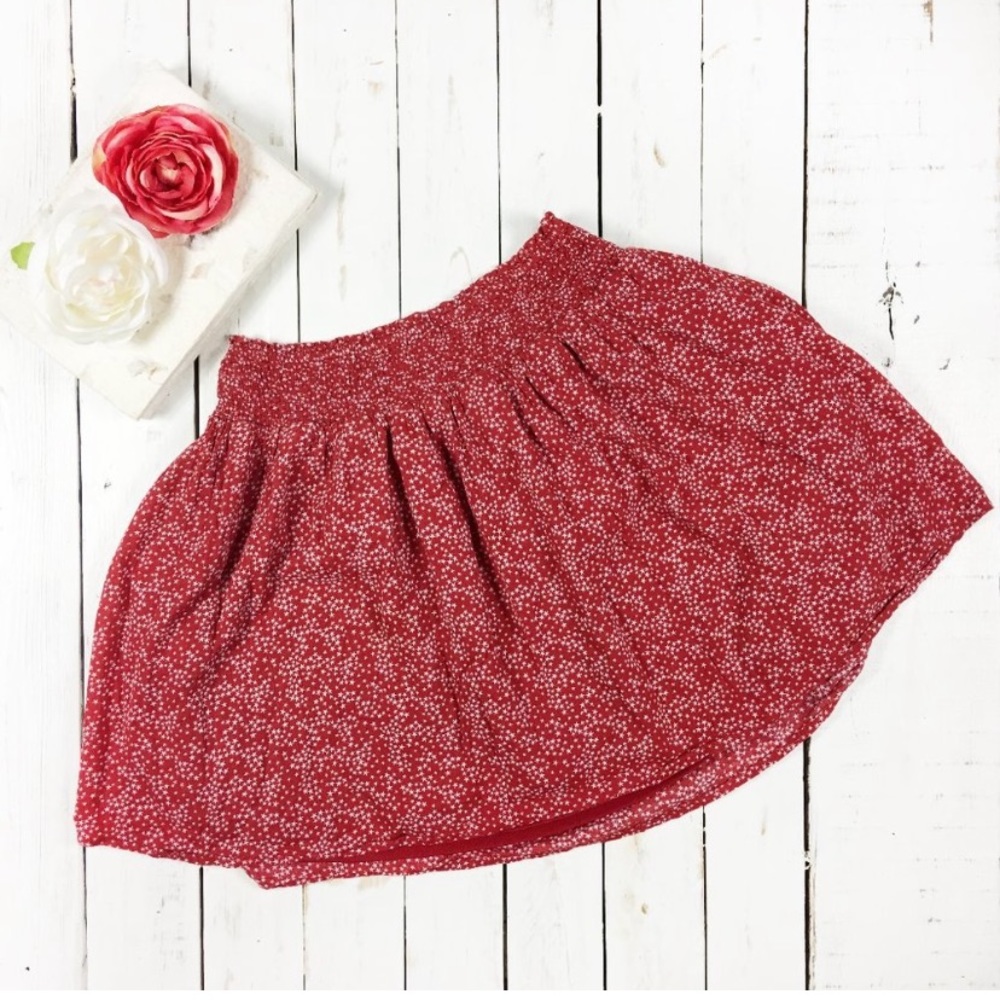 Red flowy star skirt